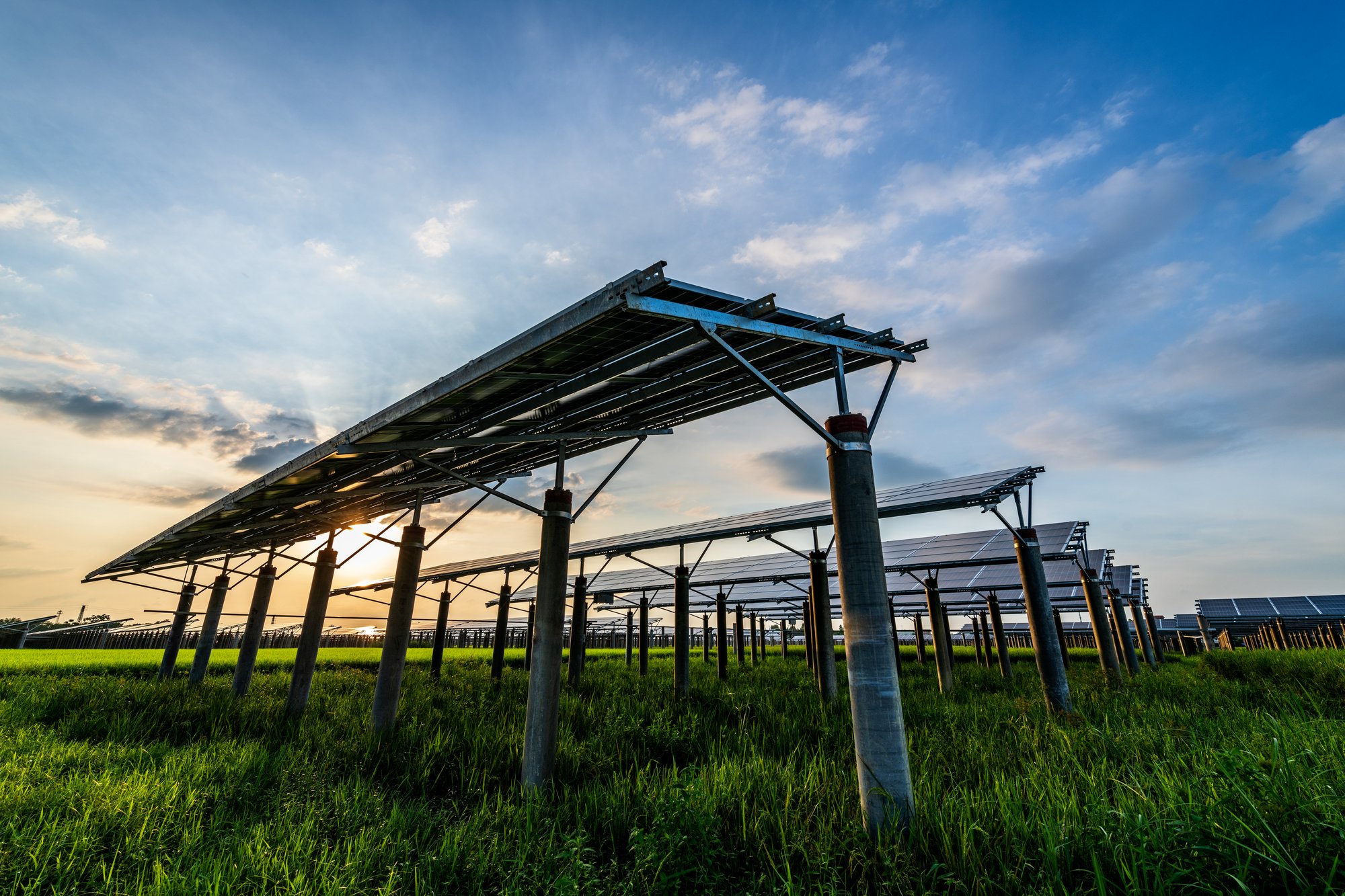 solar-power-plant-2023-11-27-05-08-11-utc
